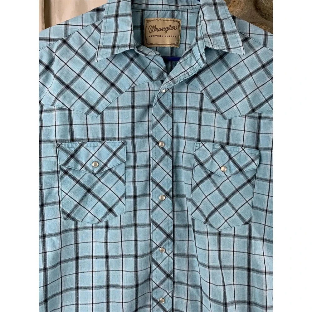 Vintage Wrangler Men’s Medium Blue Plaid Western Shirt Pearl Snaps Short Sleeve - Picture 3 of 7